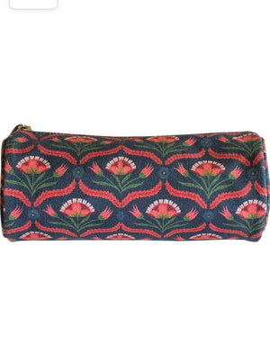 Stationary Pouch
