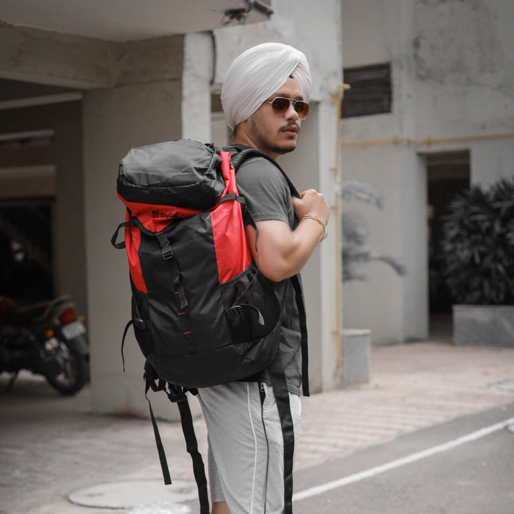 Fearless 60 LTR Rucksack - Black + Blue